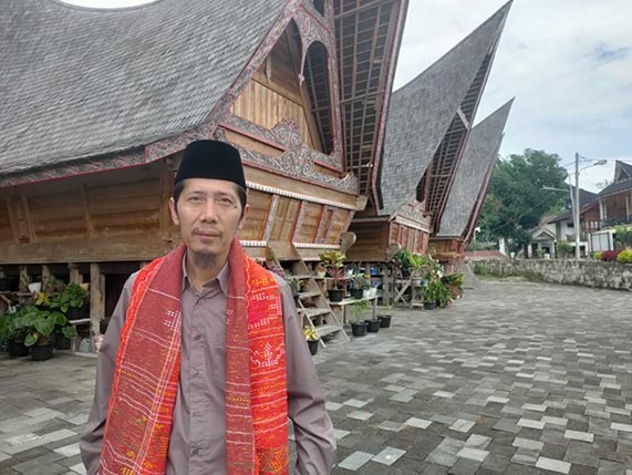 SENI MEMPENGARUHI ORANG LAIN AGAR TUNDUK DAN SETIA