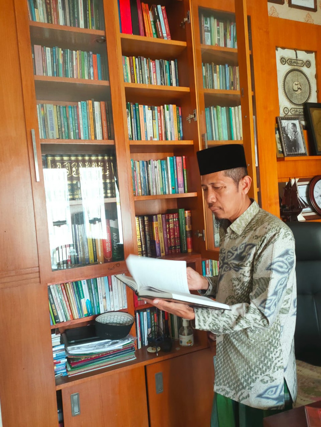 PERAN DOSEN DALAM MEMBANGUN MAHASISWA BERINTEGRITAS DAN BERDAYA SAING